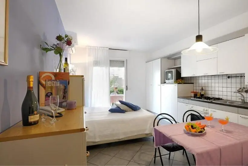 استودیوی استاندارد, Residence Le Palme