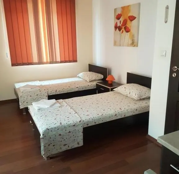 آپارتمان 1 خوابه با تراس, Guest House Nedelchevi