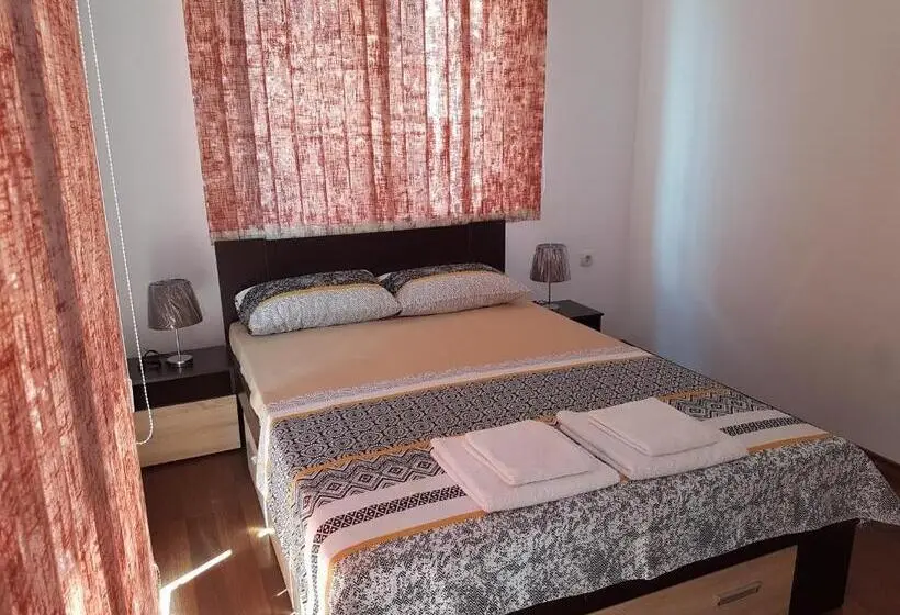 اتاق اکونومی, Guest House Nedelchevi
