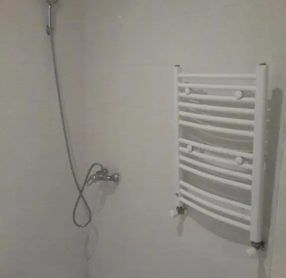 سوییت خانوادگی, Lemon Family Guesthouse