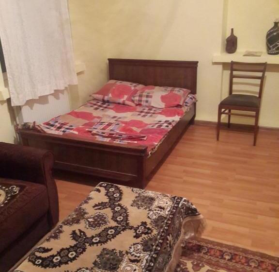 سوییت خانوادگی, Lemon Family Guesthouse