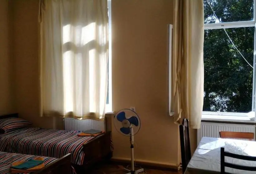 اتاق خانوادگی, Lemon Family Guesthouse