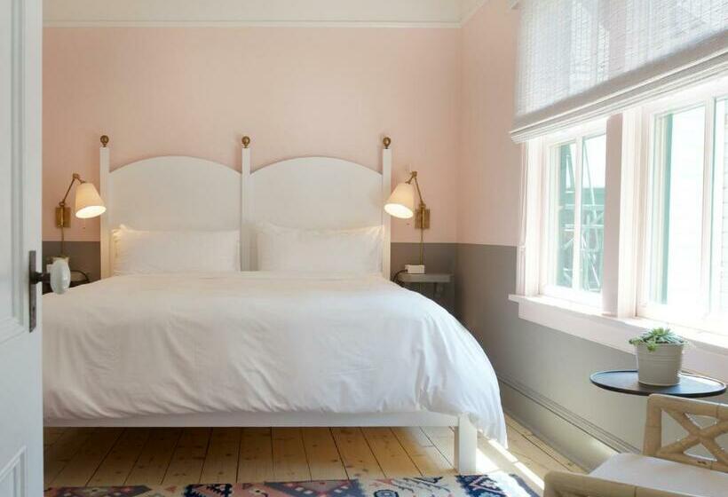 スタンダードルーム, The Chequit