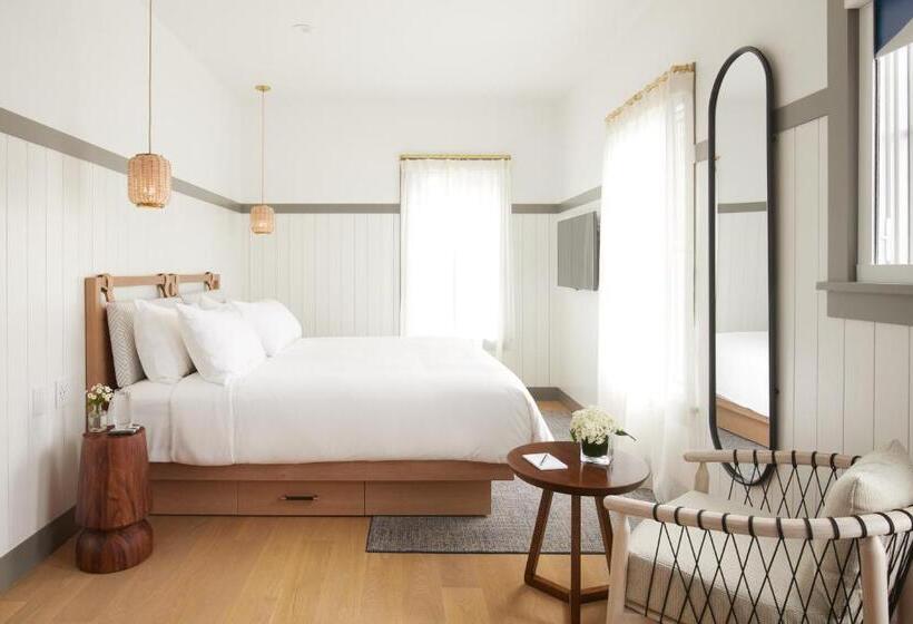 スタンダードルーム, The Chequit