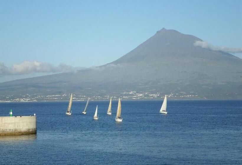 스탠다드 스튜디오 바다 전망, Residência Machado