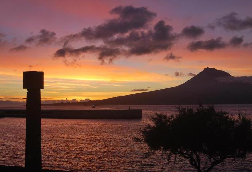 스탠다드 스튜디오 바다 전망, Residência Machado