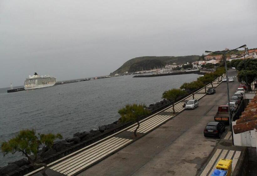 스탠다드 스튜디오 바다 전망, Residência Machado