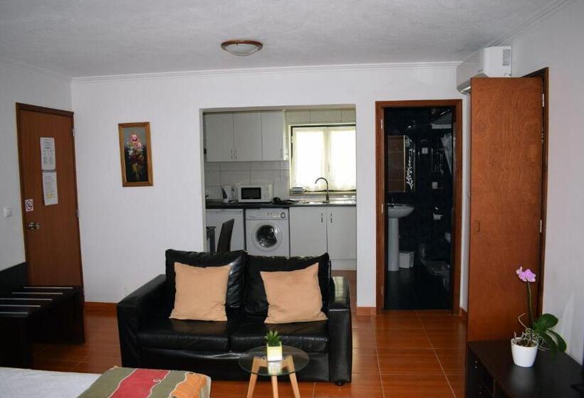 스탠다드 스튜디오, Residência Machado