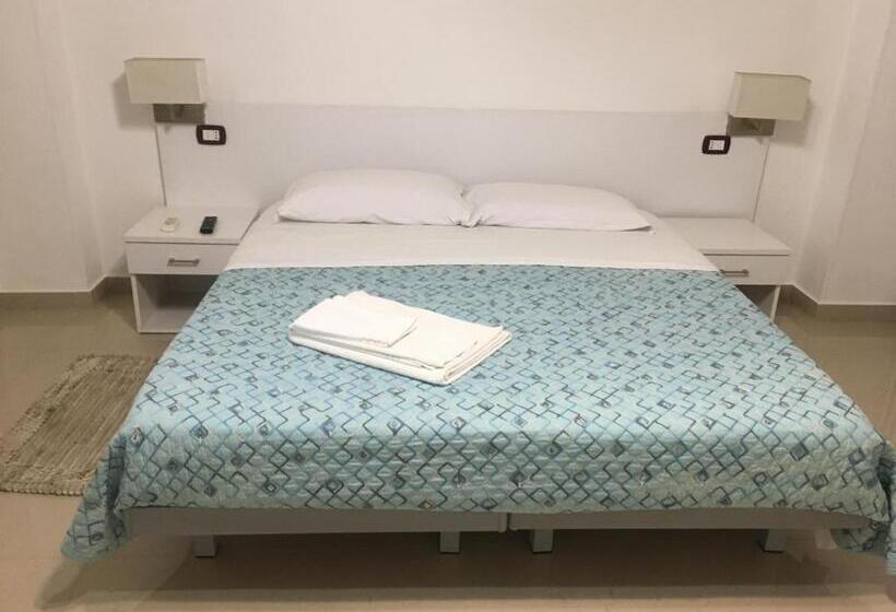 חדר סופריור לארבעה, Stelmalu