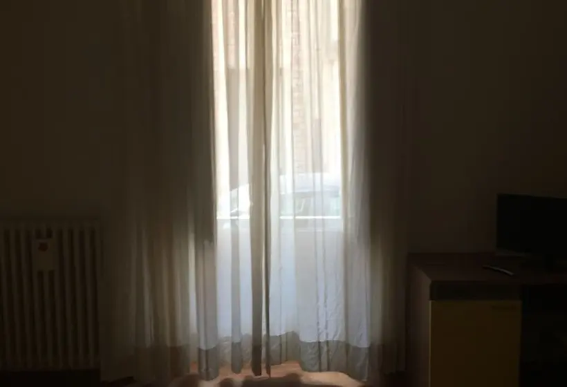 スーペリアの４人部屋, Stelmalu