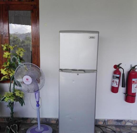 Quarto Estandar com Sacada, The Rock Face
