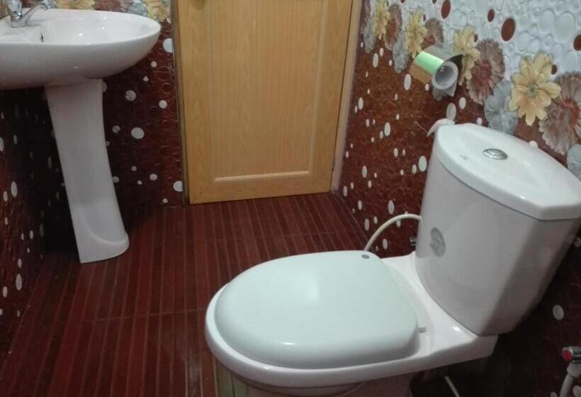 マウンテンビュースタンダードルーム, The Rock Face