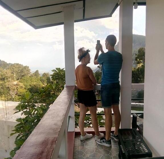 キングサイズベッドのスーペリアルーム, The Rock Face