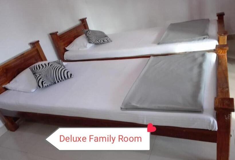 デラックスファミリールーム, The Rock Face