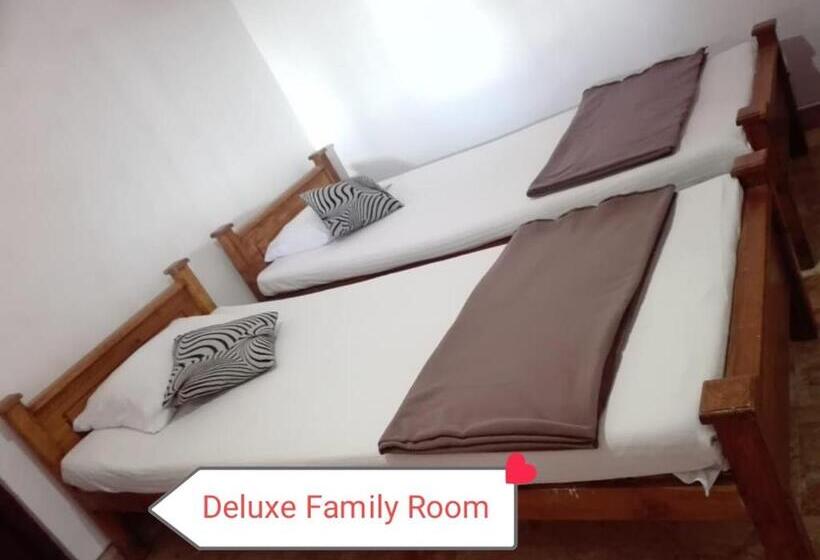 デラックスファミリールーム, The Rock Face