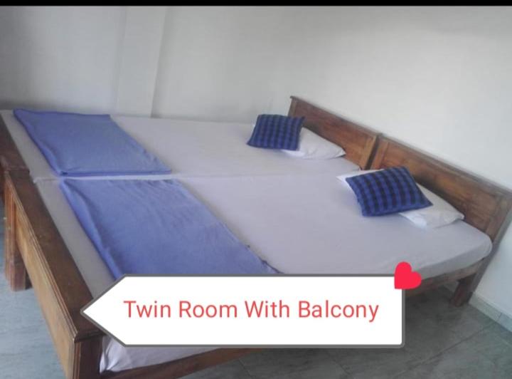 Quarto Estandar com Sacada, The Rock Face