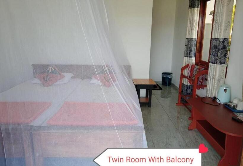 バルコニー付きスタンダードルーム, The Rock Face