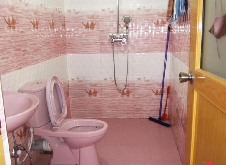 景色の見えるデラックスルーム, The Rock Face