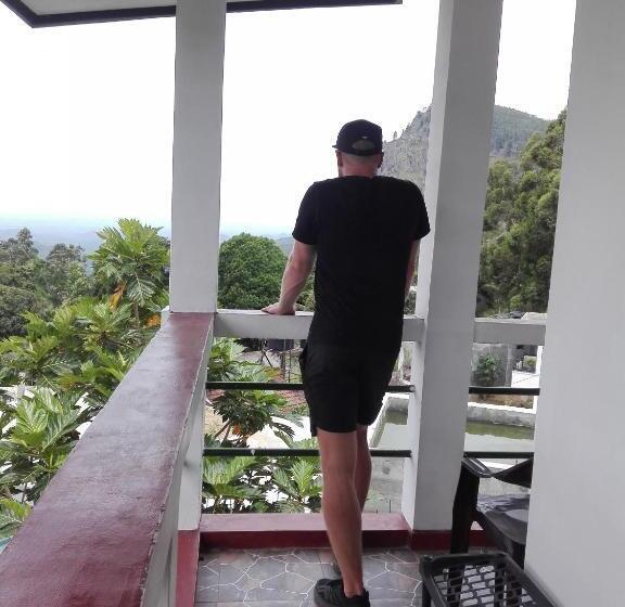 キングサイズベッドのスタンダードルーム, The Rock Face