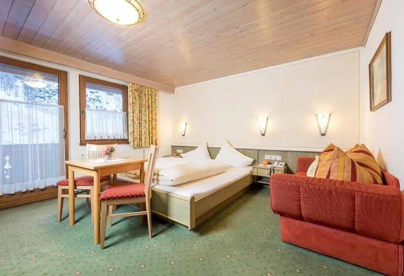 Классический Номер, Tuxerstübl