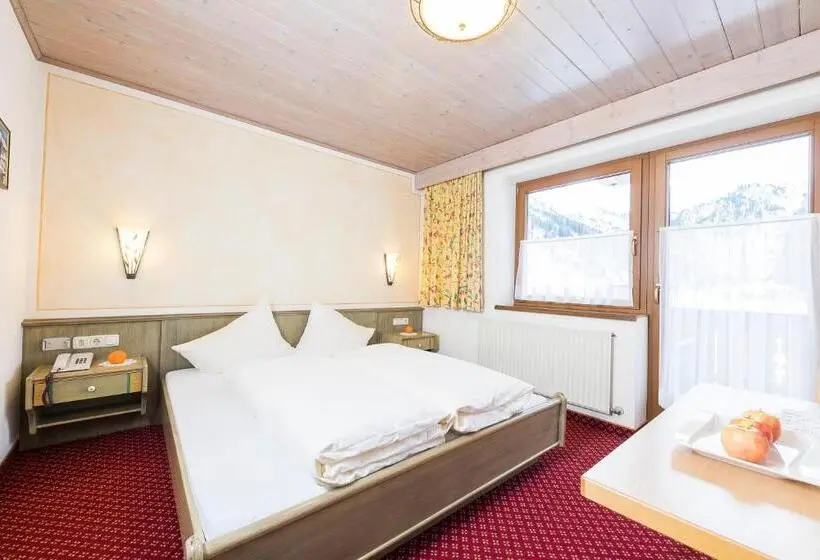 Basic-huone, Tuxerstübl