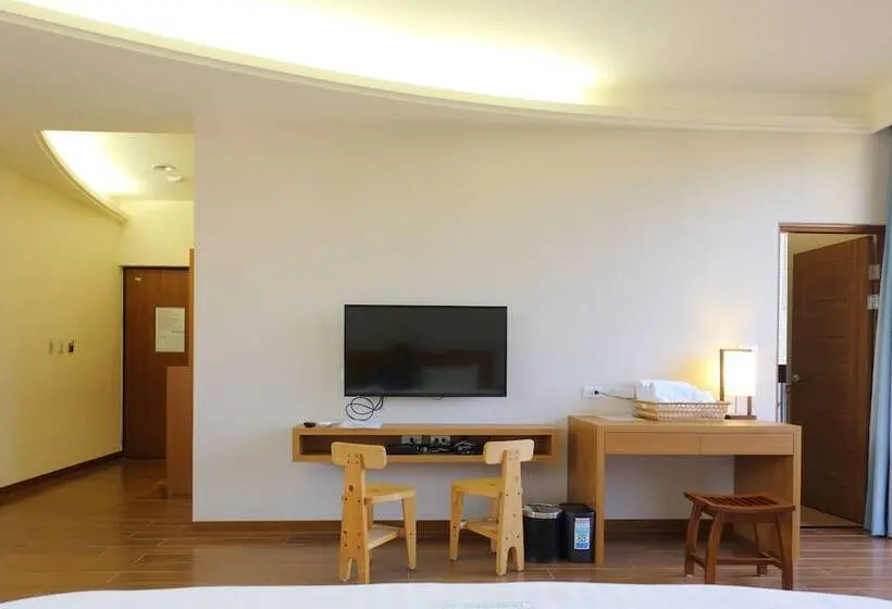 اتاق استاندارد چهار تخته, Footprint Inn