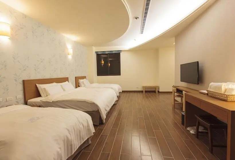 اتاق استاندارد چهار تخته, Footprint Inn