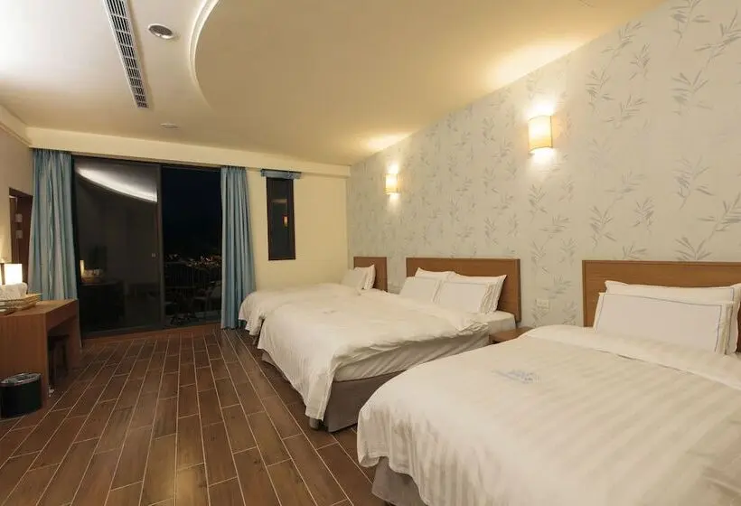 اتاق استاندارد چهار تخته, Footprint Inn