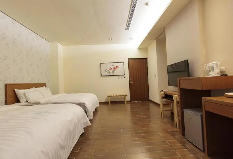 اتاق سوپریور چهار تخته, Footprint Inn