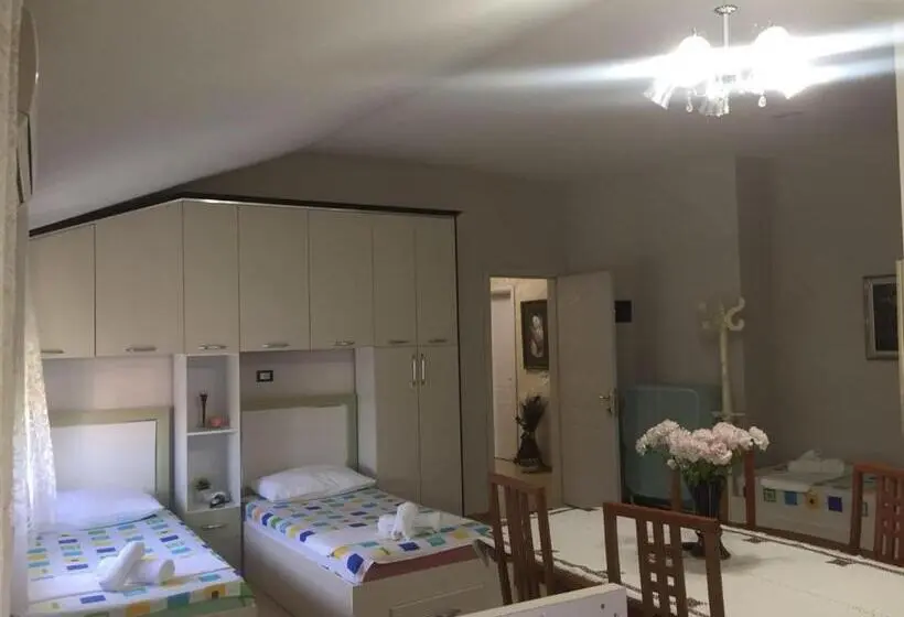 استودیو خانوادگی, Lille France Apartments