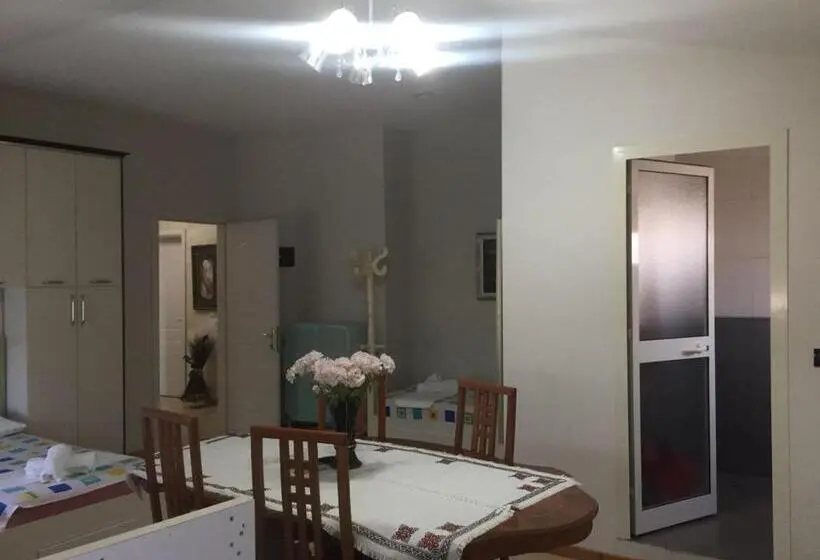 استودیو خانوادگی, Lille France Apartments