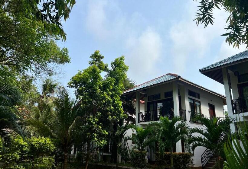 디럭스 트리플 룸, Gatetrees Resort