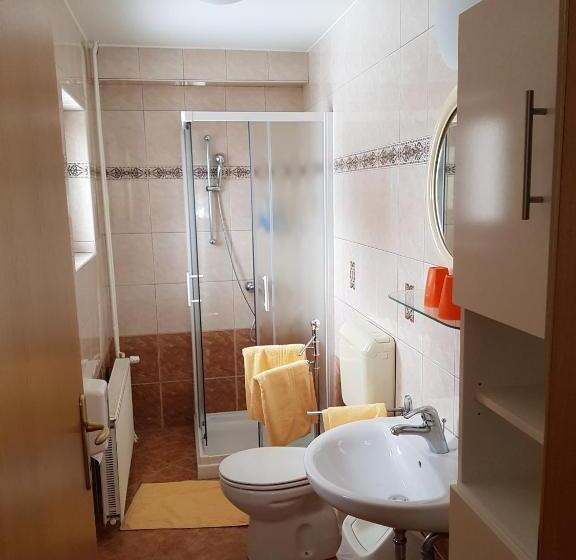 اتاق خانوادگی با چشمانداز کوه, Penzion Pr' Betel