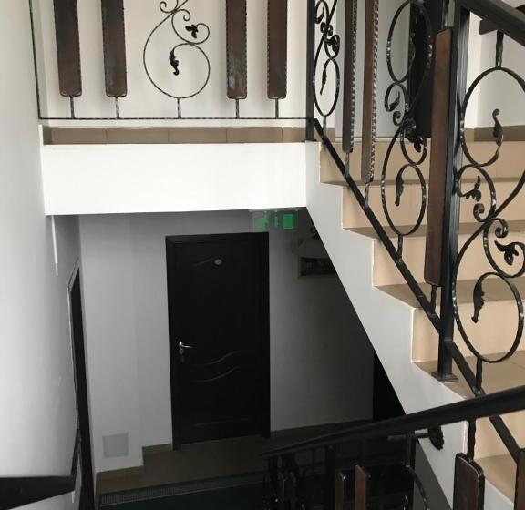 וילה בת חדר שינה 1, Vila Old Cars