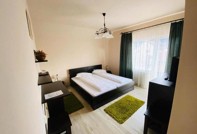 וילה בת חדר שינה 1, Vila Old Cars