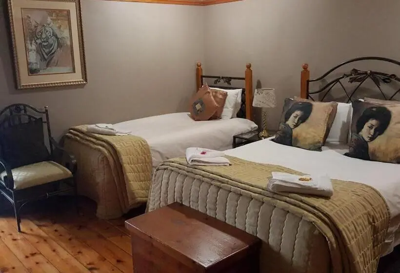 اتاق خانوادگی, Cecil John Rhodes Guest House
