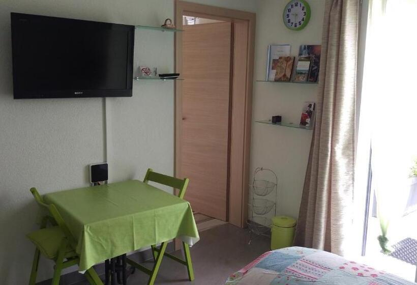 סטודיו עם נוף להרים, Guesthouse Petit Pré