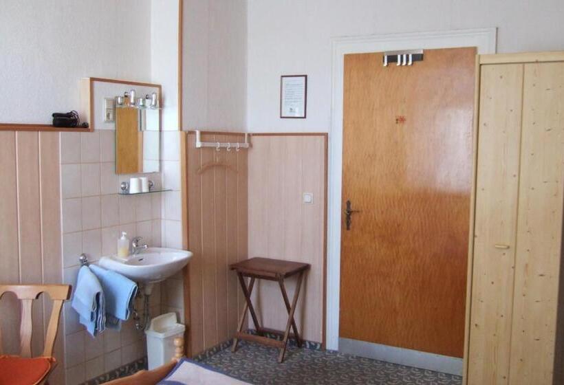 Standard room with outdoor bath, Haus Am Kurpark