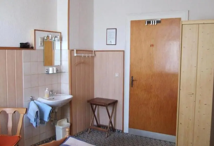 Standard room with outdoor bath, Haus Am Kurpark