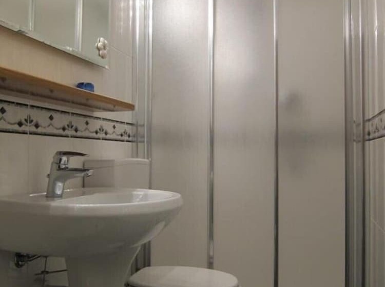 דירת חדר, Residence Castelli