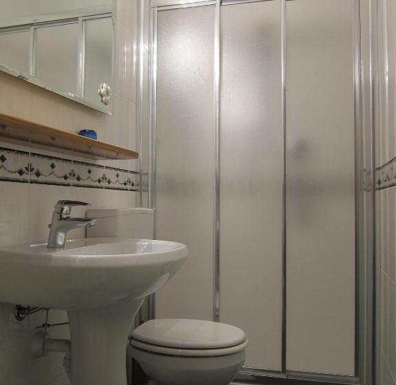 דירת חדר, Residence Castelli