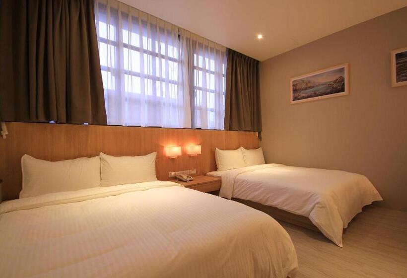 Delüks Aile Odası, Hangkhau