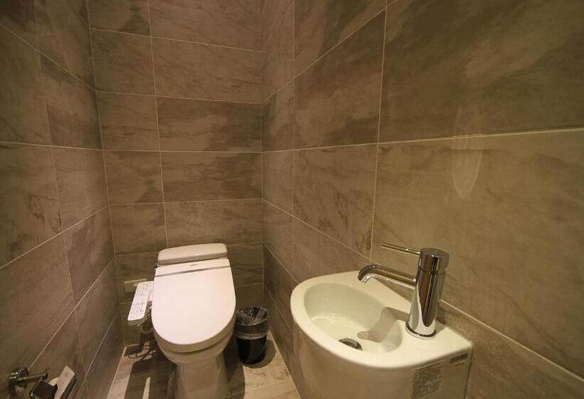 Lüks Aile Odası, Hangkhau