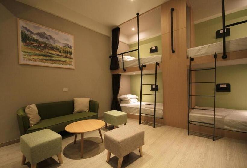 Lüks Aile Odası, Hangkhau