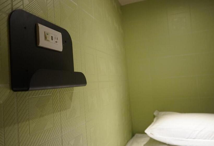 Lüks Aile Odası, Hangkhau