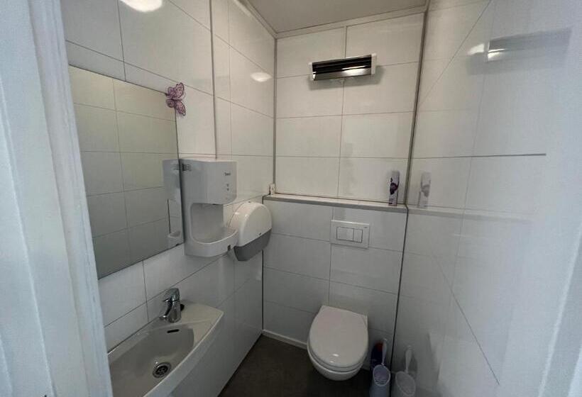 带共用浴室的标准房间, Midnattsol Rom Og Hytter