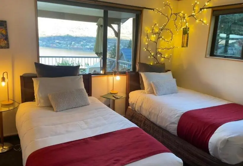 バス共有のスタンダードルーム, The Embassy B&b