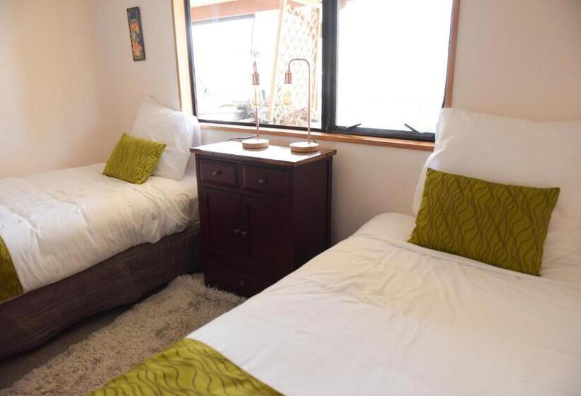 Quarto Estandar Banheiro Compartilhado, The Embassy B&b