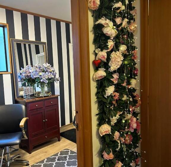 Quarto Economy, The Embassy B&b