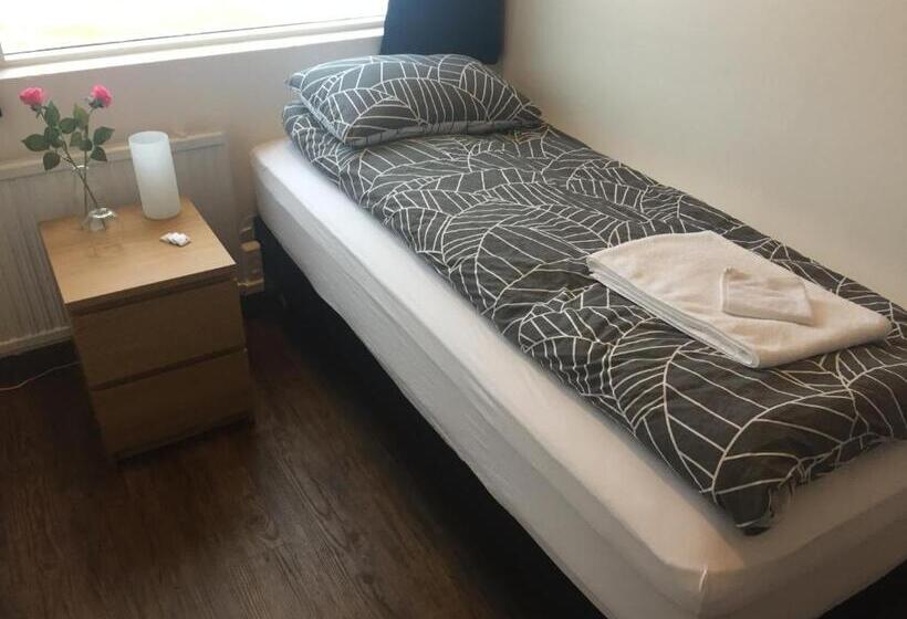 اتاق استاندارد یک تخته با سرویس بهداشتی مشترک, Hamrahlíð 9 Guesthouse